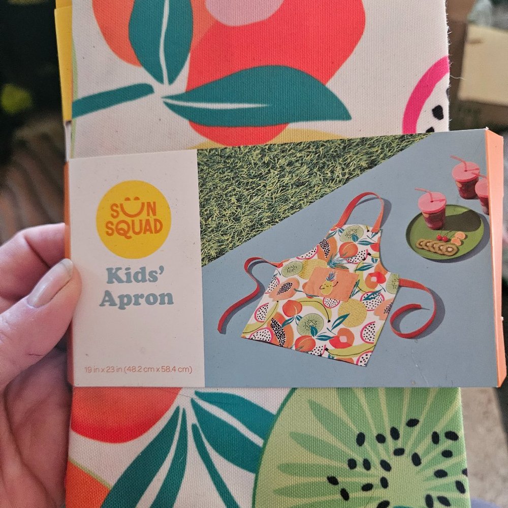 NWT -Kids apron